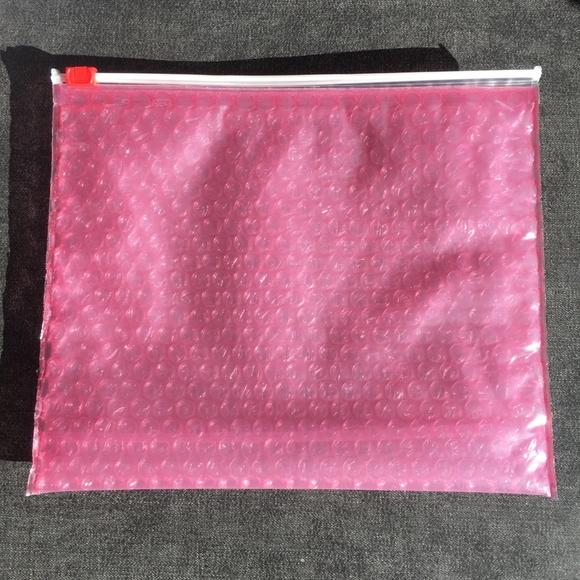 [NEW] Glossier XL Pink Pouch [SET OF 2] - Picture 3 of 4